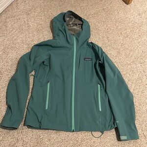Patagonia rain shell jacket S